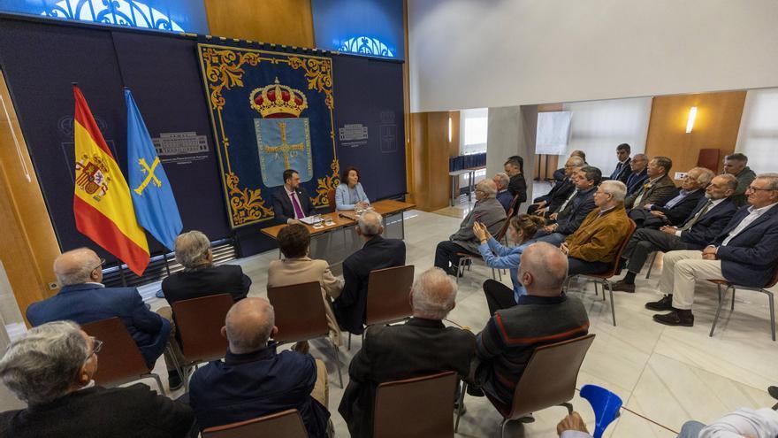 El presidente rinde homenaje a los primeros alcaldes democráticos de Asturias, “maestros del diálogo y la convivencia”