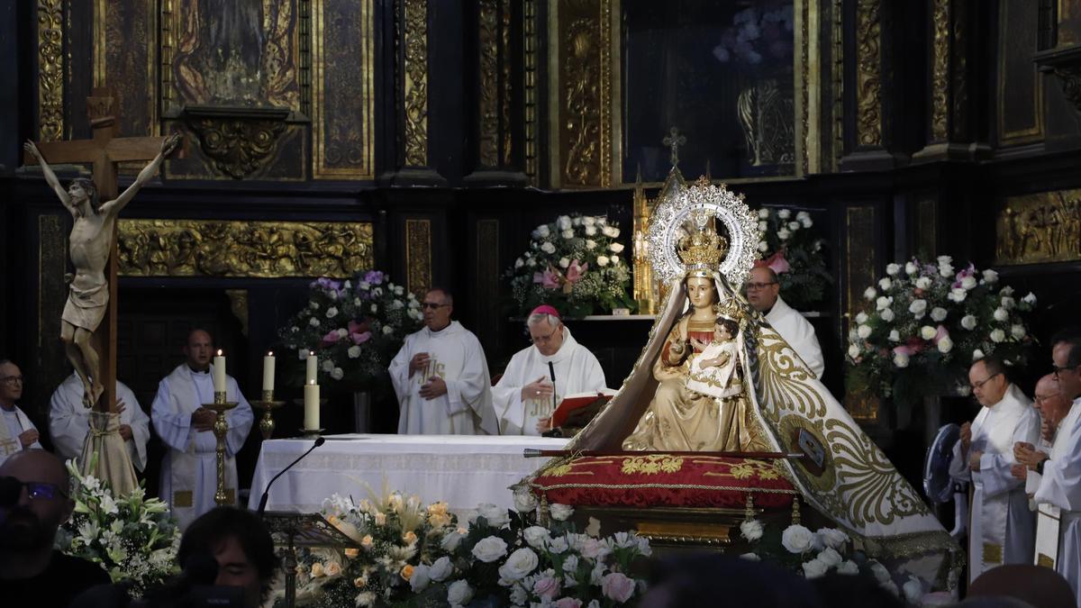 Imagen de archivo de la Virgen de las Huertas durante una misa en su honor celebrada por el Obispo de Cartagena.
