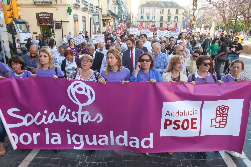 Casi 300 personas se concentran en la plaza de la Merced contra la violencia machista