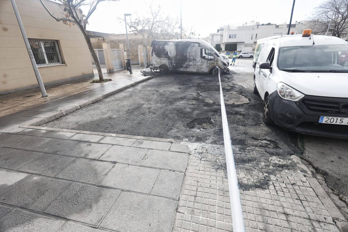 INCENDIO DE CONTENEDORES EN LA VILETA.