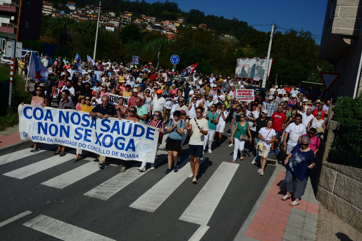 Moaña planta el grito en la calle: "Coa nosa saúde non se xoga"