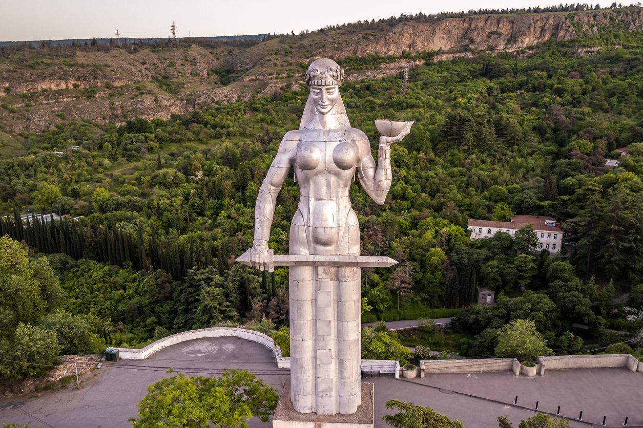 La Madre de Georgia recibe el nombre de Kartlis Deda en georgiano