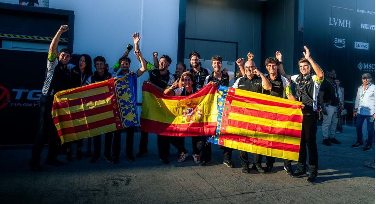 Tras un fin de semana de ensueño, Ugochukwu logra el primer título de pilotos de FIA Formula 3 para Campos Racing, mientras la escudería de Alzira repite por segunda temporada consecutiva como campeona por equipos gracias a los puntos aportados por el estadounidense y sus compañeros Naël —vencedor de la carrera sprint— y Rivera.