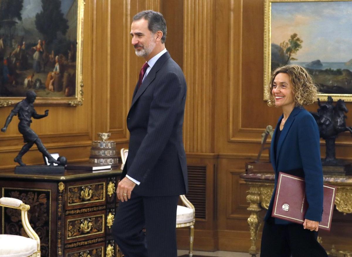 El rey Felipe VI y la presidenta del Congreso, Meritxell Batet, durante la audiencia hoy en el Palacio de La Zarzuela. La reuniÃ³n marca un primer paso para fijar posteriormente las fechas de su ronda de consultas con los representantes de los partidos para proponer candidato a la investidura como presidente del Gobierno, en Madrid (EspaÃ±a), a 4 de diciembre de 2019