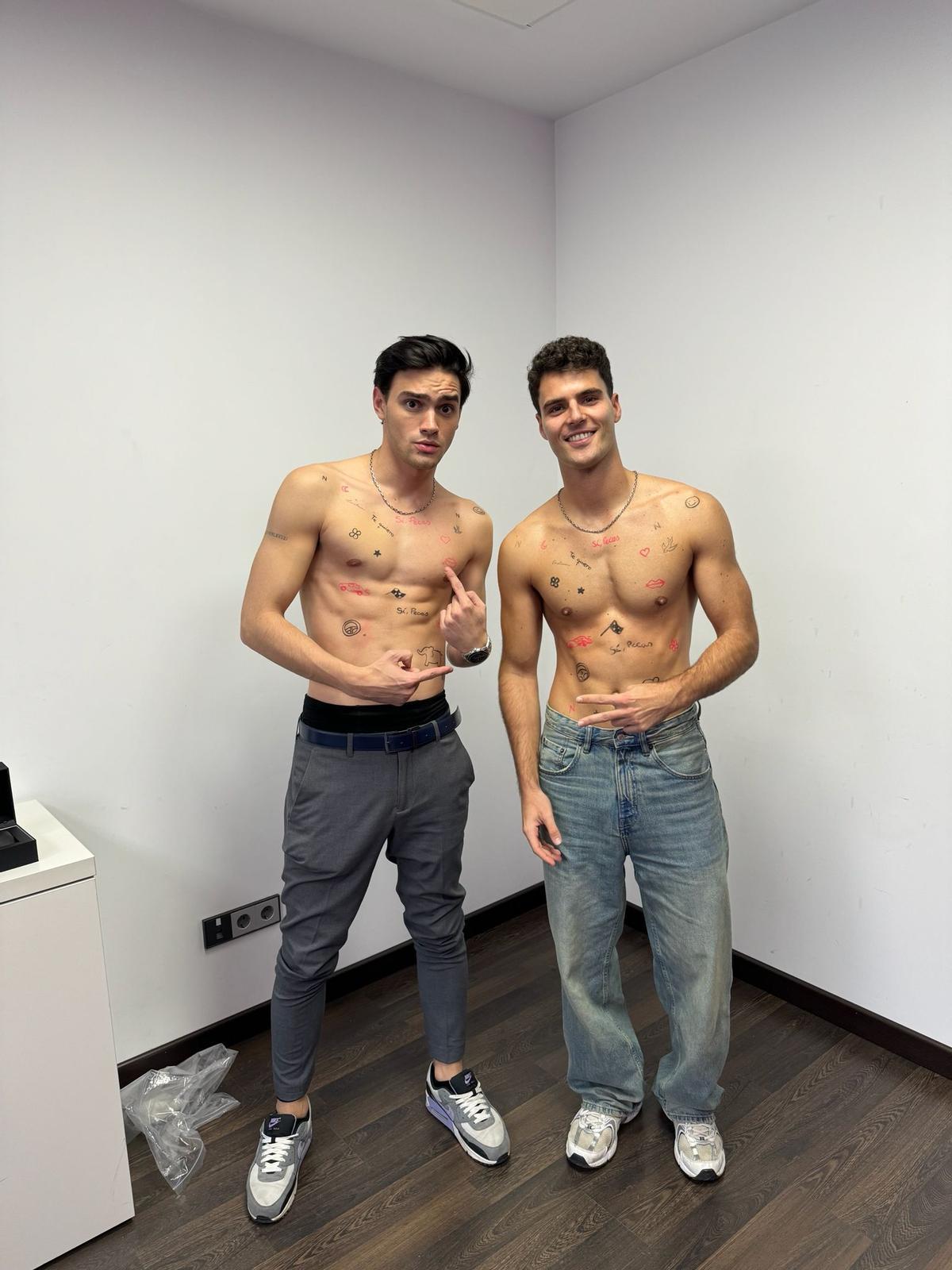 Juan García junto a Gabriel Guevera durante el rodaje de “Culpa tuya” y “Culpa nuestra”.