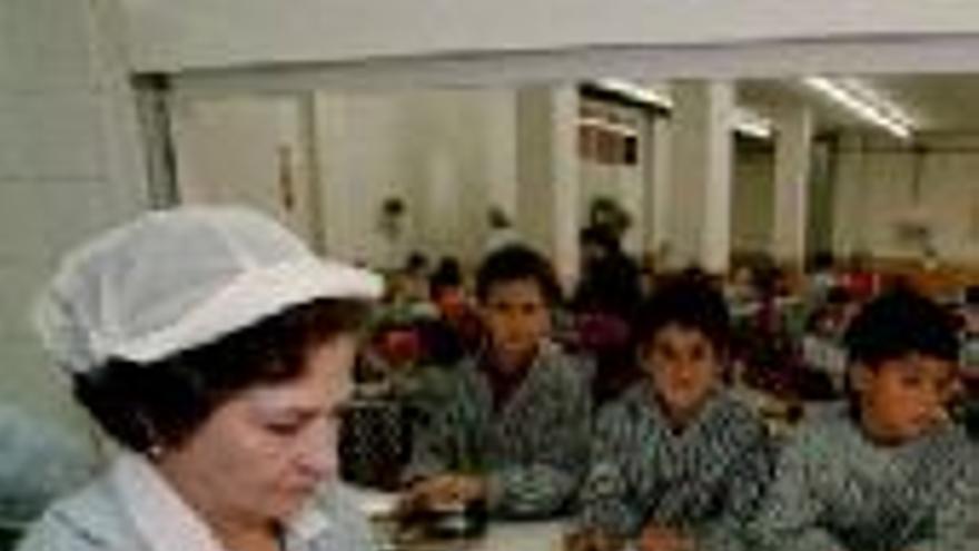 5.100 niños almuerzan ya en comedores escolares