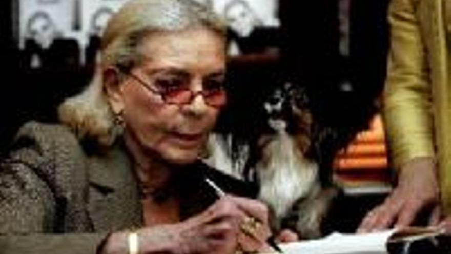 Lauren Bacall critica a Bush