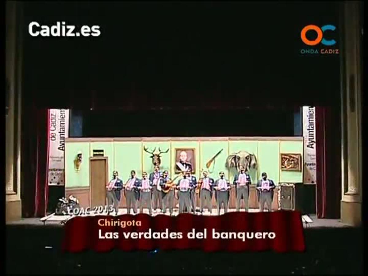 Selu y su banda interpreta ’Las verdades del banquero’.