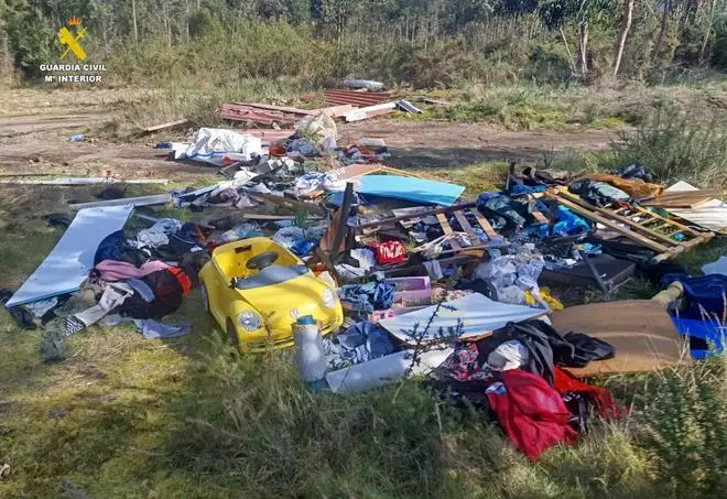 Denunciado un vecino de Culleredo por vertidos en los montes de A Zapateira