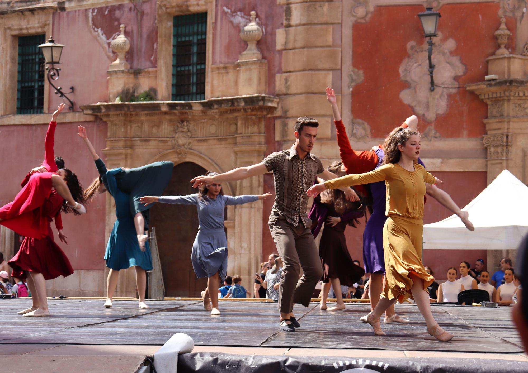 Exhibición de danza en la plaza Belluga de Murcia