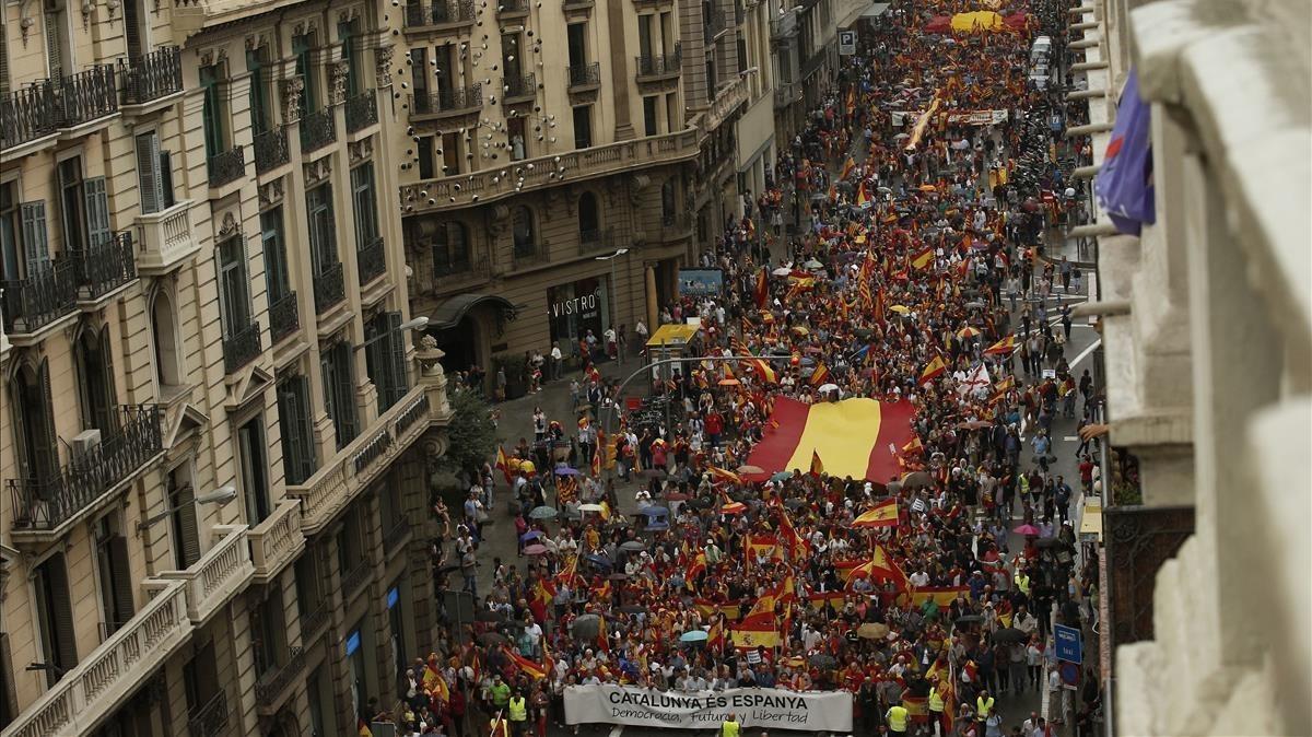 lainz40357188 demonstrators holding a banner that reads  catalonia is spai170930185044