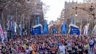 DIRECTO | Los corredores ya recorren las calles de Barcelona en el Maratón más multitudinario