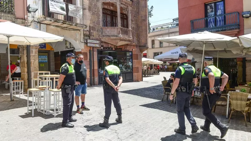 El Ayuntamiento de Plasencia defiende el diseño los dispositivos de control en zonas de gran afluencia