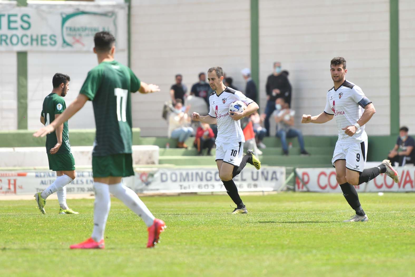 El triunfo del Pozobblanco ante el Córdoba B, en imágenes