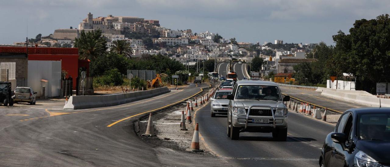 Obras de ampliación de la carretera de Santa Eulària, en el tramo de salida de Vila, en una imagen de archivo. | ZOWY VOETEN