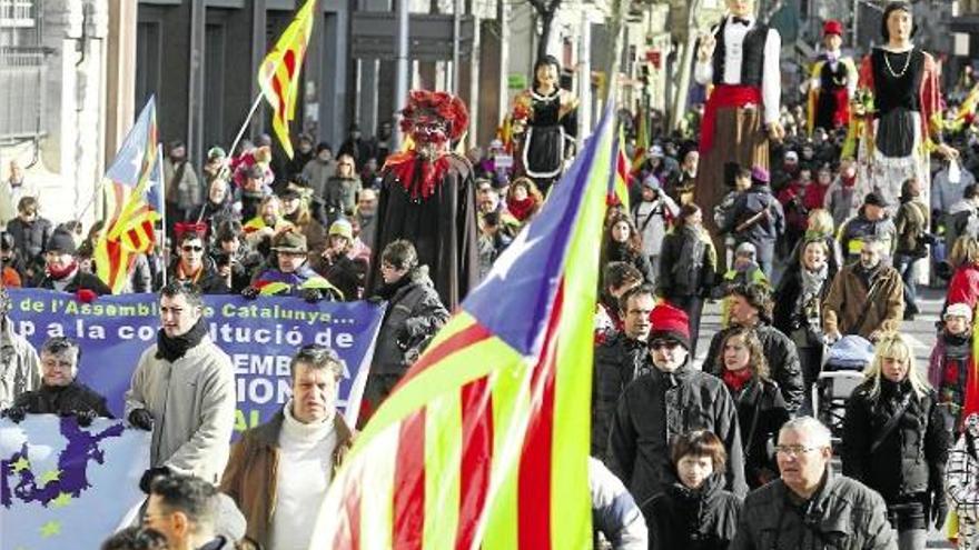 Una marxa festiva va obrir la jornada de reivindicació