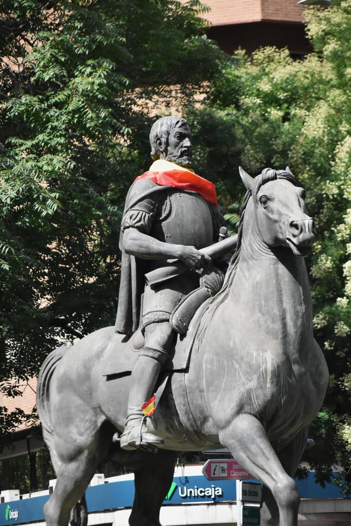 Galería | Hernán Cortés sigue celebrando el Mundial de España en Cáceres Galería | Hernán Cortés sigue celebrando el Mundial de España en Cáceres