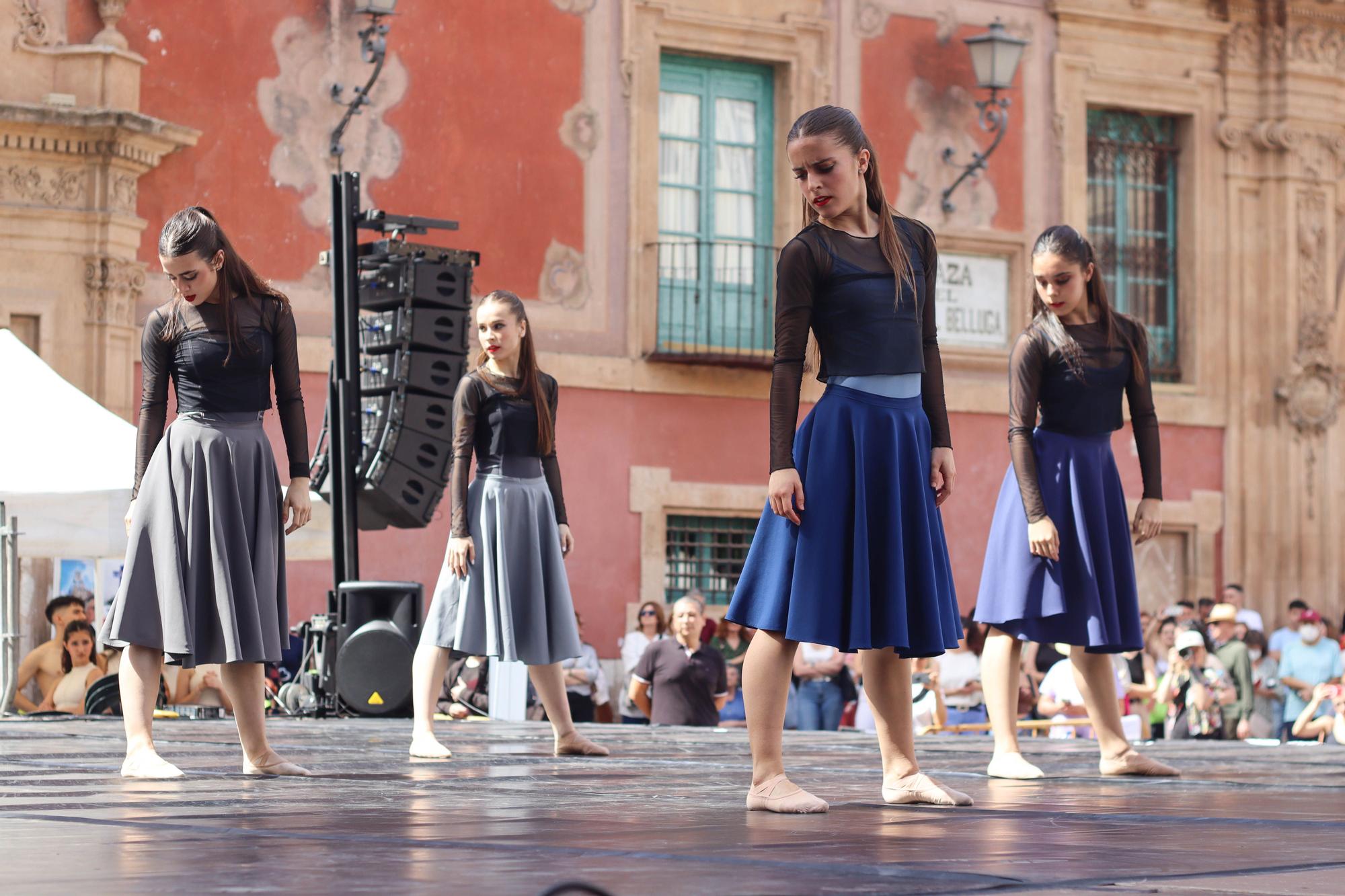 Exhibición de danza en la plaza Belluga de Murcia