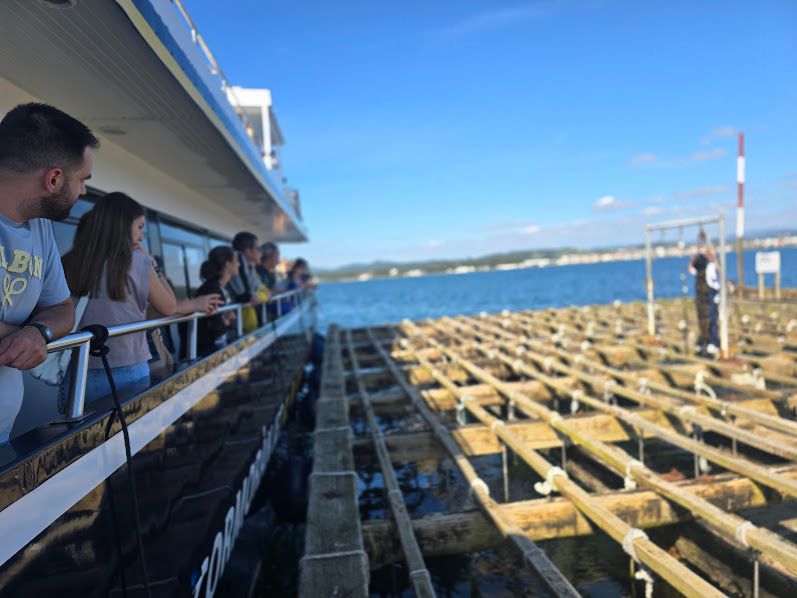 Así se disfruta de los catamaranes de O Grove.