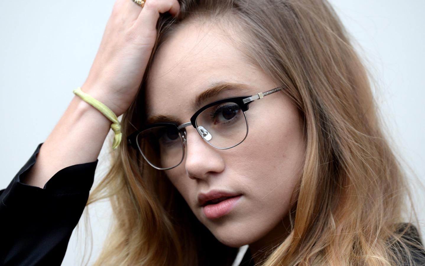 La miopia está de moda, Suki Waterhouse