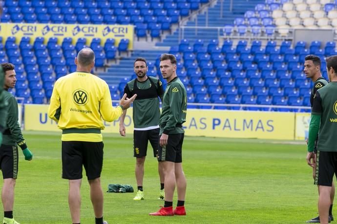 19.01.19. Las Palmas de Gran Canaria. Fútbol segunda división temporada 2018-19. Entrenamiento de la UD Las Palmas en el Estadio de Gran Canaria. Foto Quique Curbelo