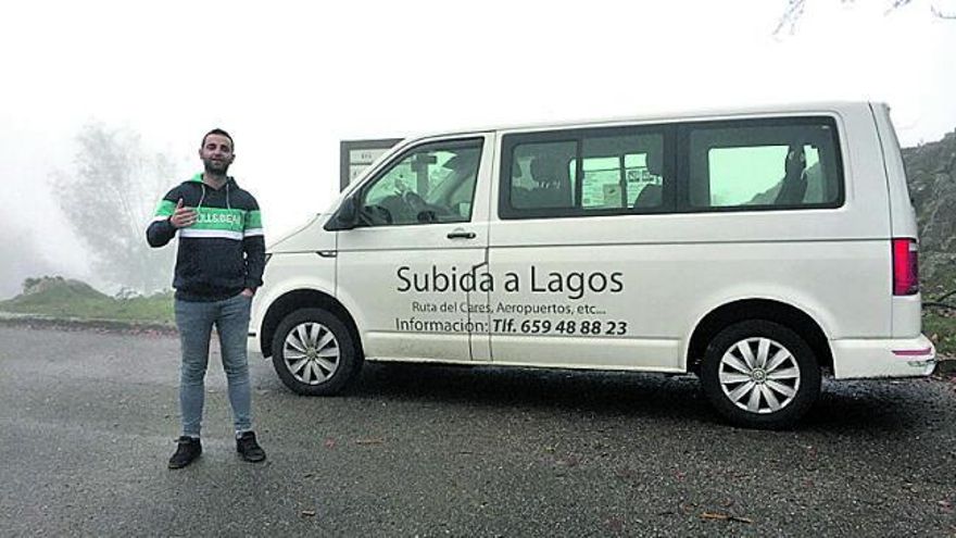 Así canta el taxista coplero a sus clientes: el Manolo Escobar de Covadonga