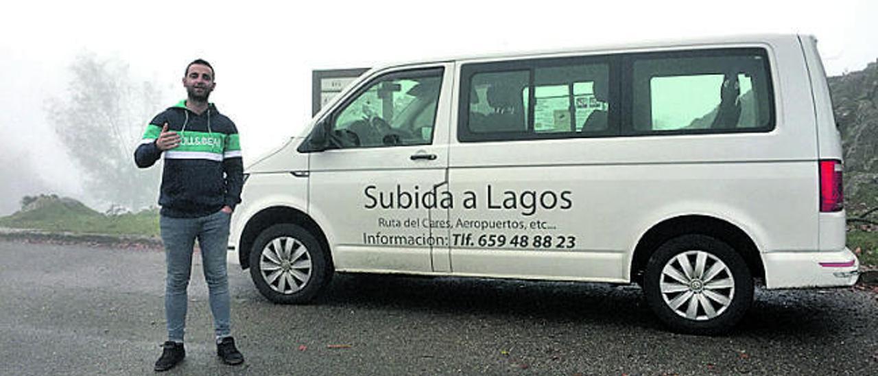 Así canta Daniel García, el taxista que sube a los Lagos al ritmo de Vicente Díaz y Manolo Escobar