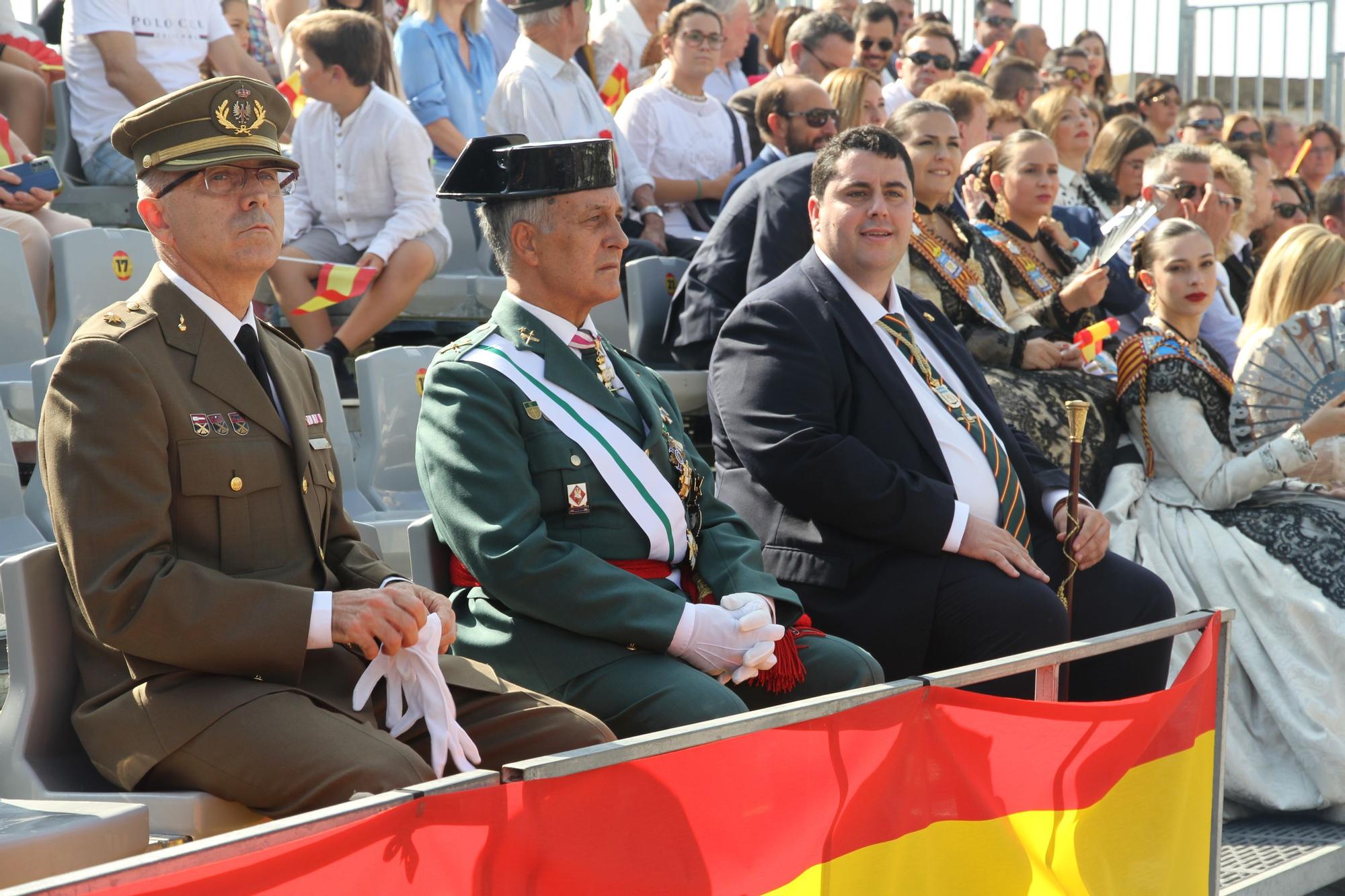 Nules iza la bandera más grande de la provincia en el Día de la Hispanidad