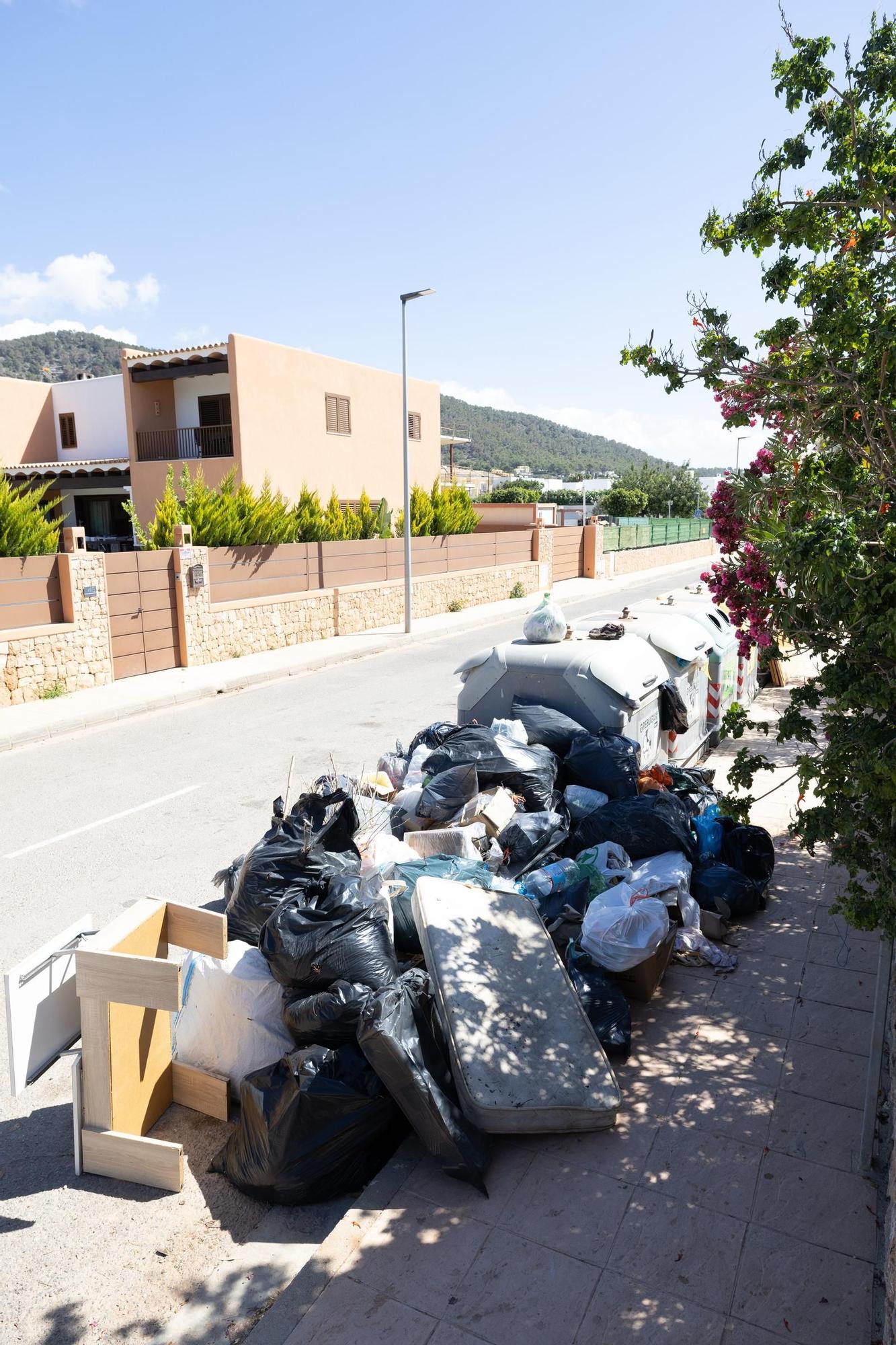 Primer día de huelga de basuras en Ibiza