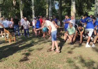 Fin de fiesta a la sombra y con traca final en San Cristóbal de Entreviñas
