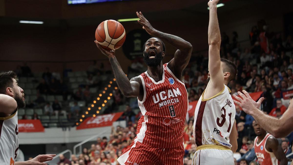 Howard Sant-Roos, del UCAM Murcia, en el partido ante el KK Bosna de la FIBA Europe Cup.