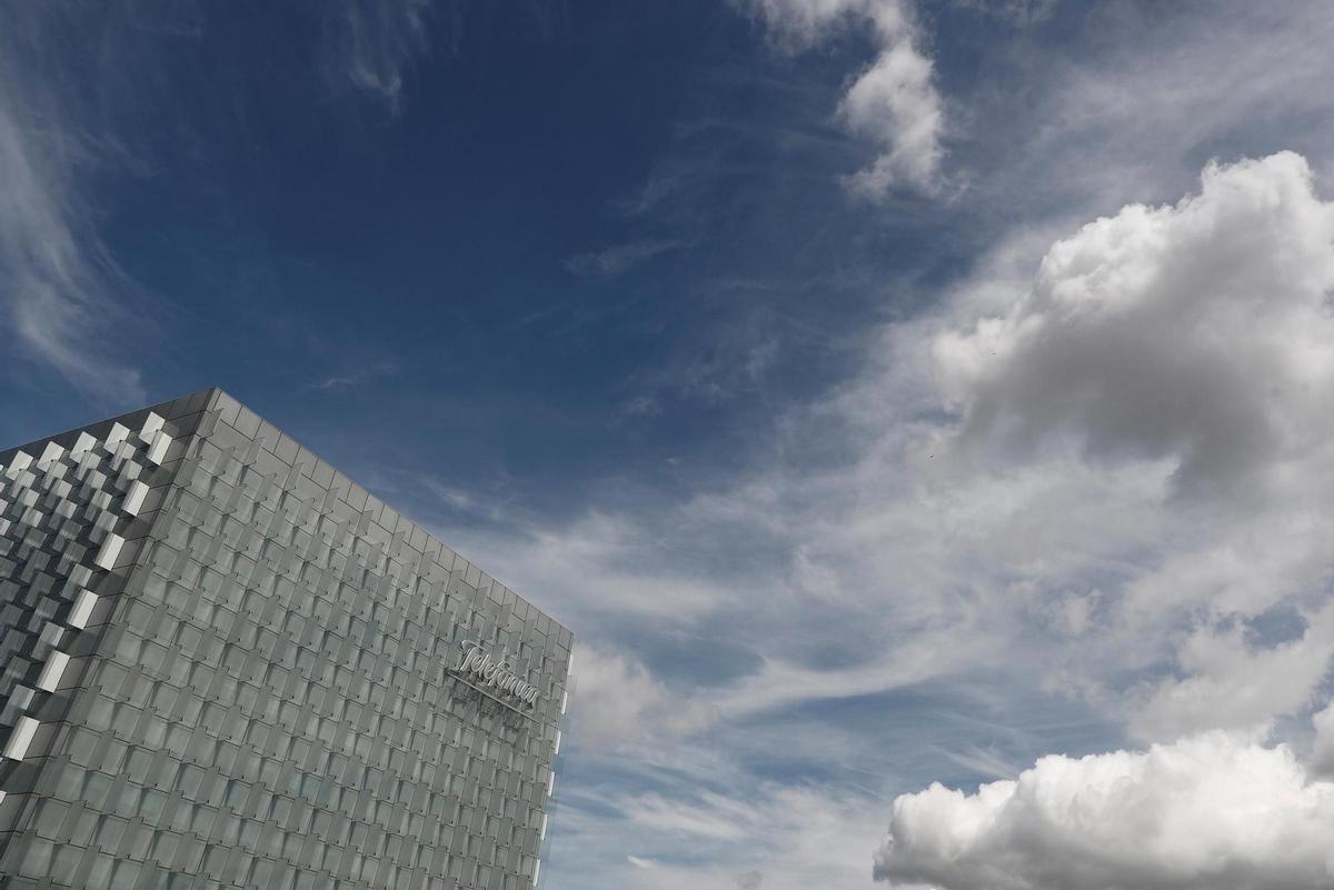 Telefónica eleva a gairebé 2.500 la seva proposta de baixes voluntàries