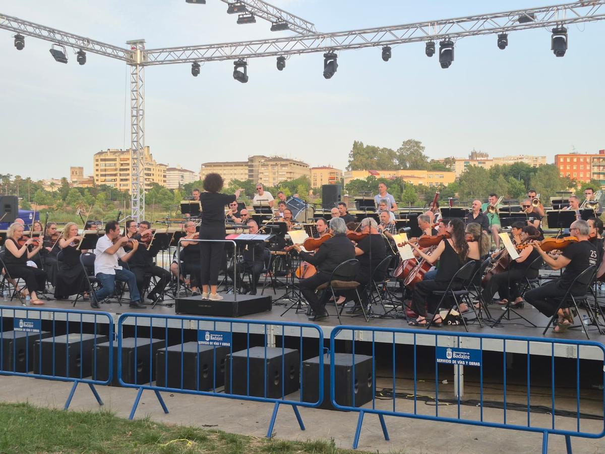 Orquesta de Extremadura, durante el ensayo previo al concierto.