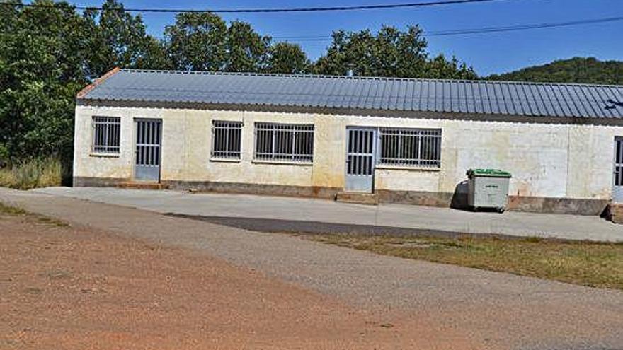 La farmacia de Palacios de Sanabria, al borde del cierre por falta de un local