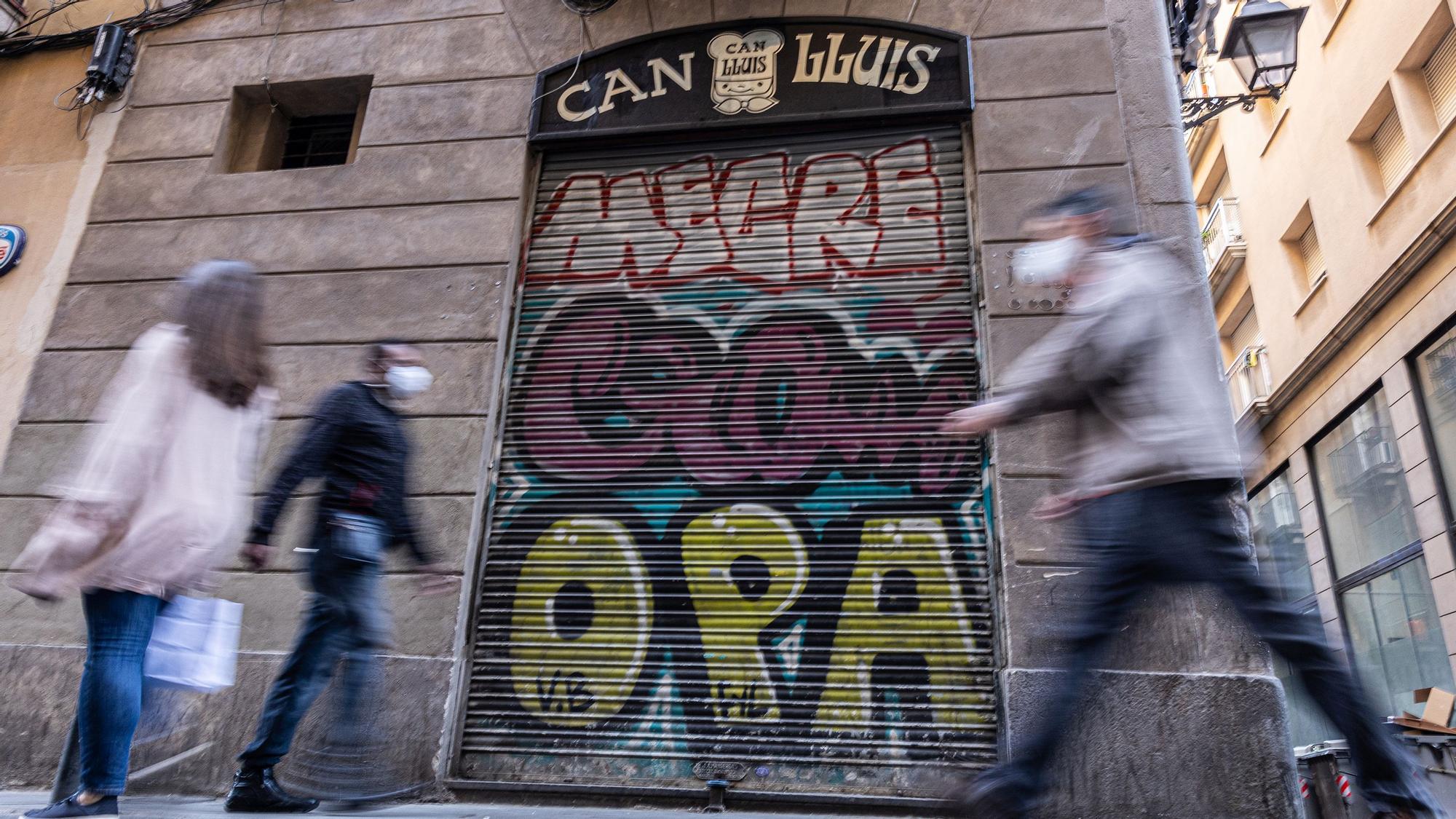 El restaurante Can Lluís, cerrado, tras haber sido desahuciado durante la pandemia.