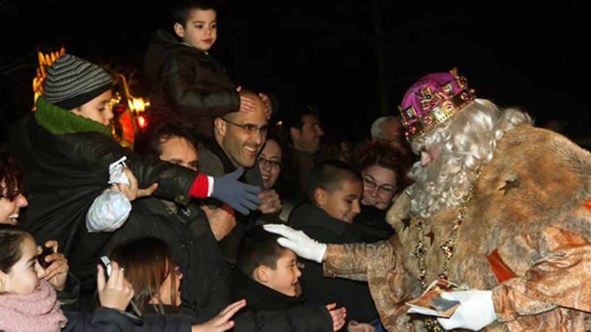 Imagen de la llegada a Cornellà de los Reyes Magos en la pasada edición de la cabalgata.