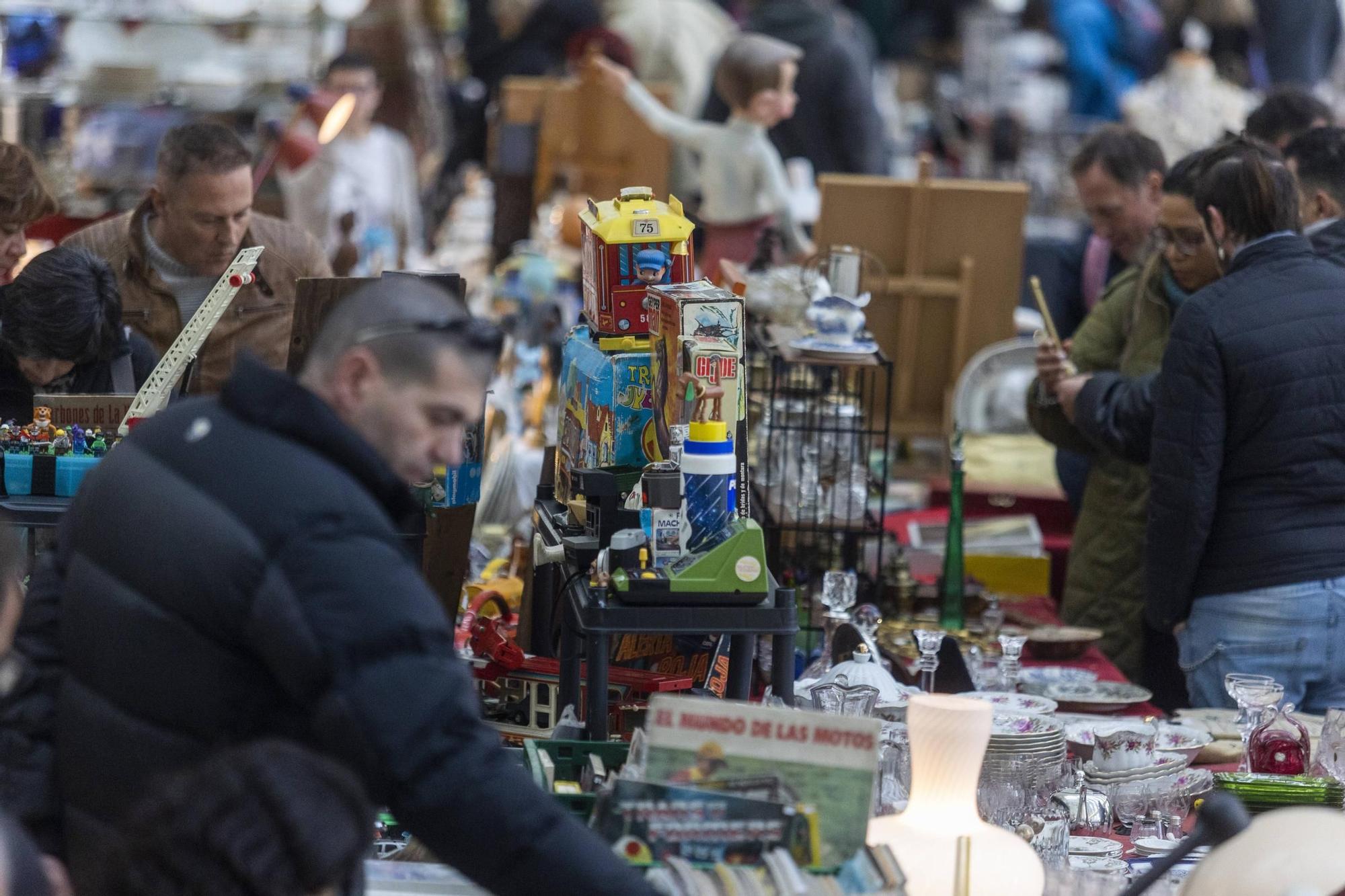 En imágenes | IX Feria de Antigüedades de Oviedo