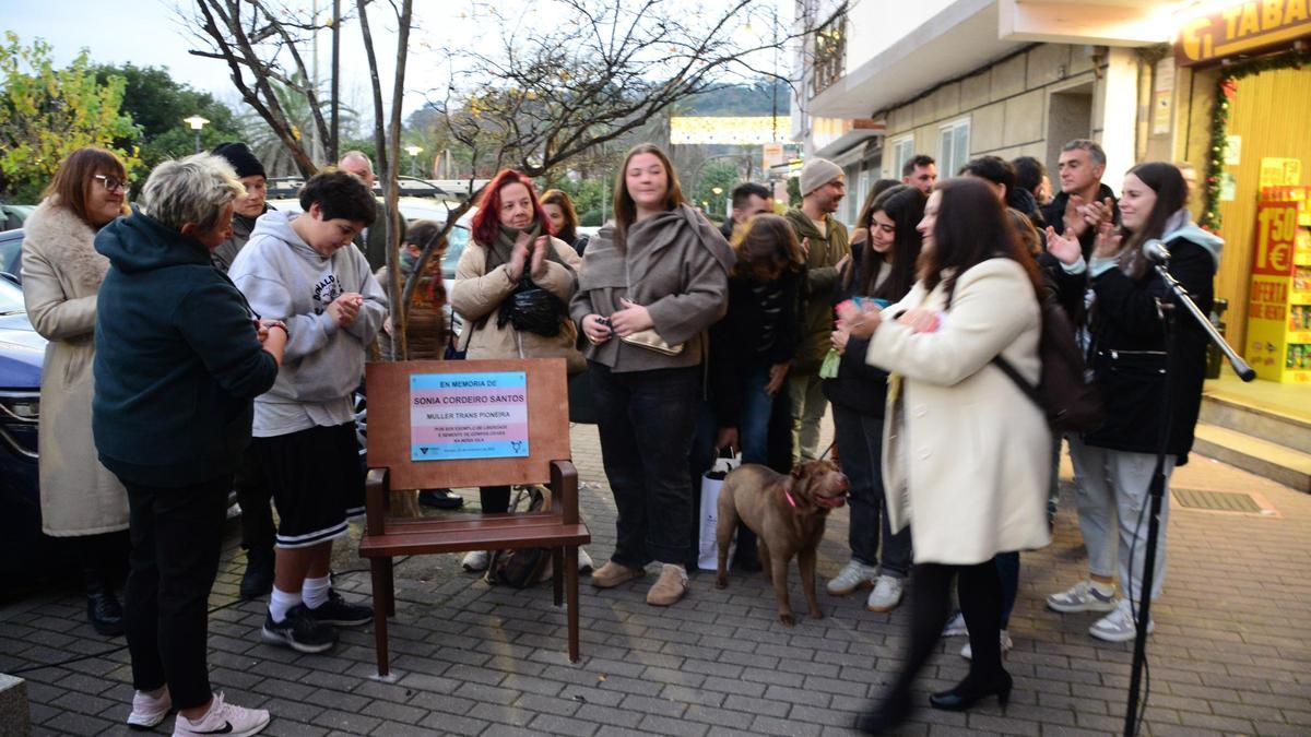 Sonia Cordeiro ya tiene una placa en su memoria en Cangas