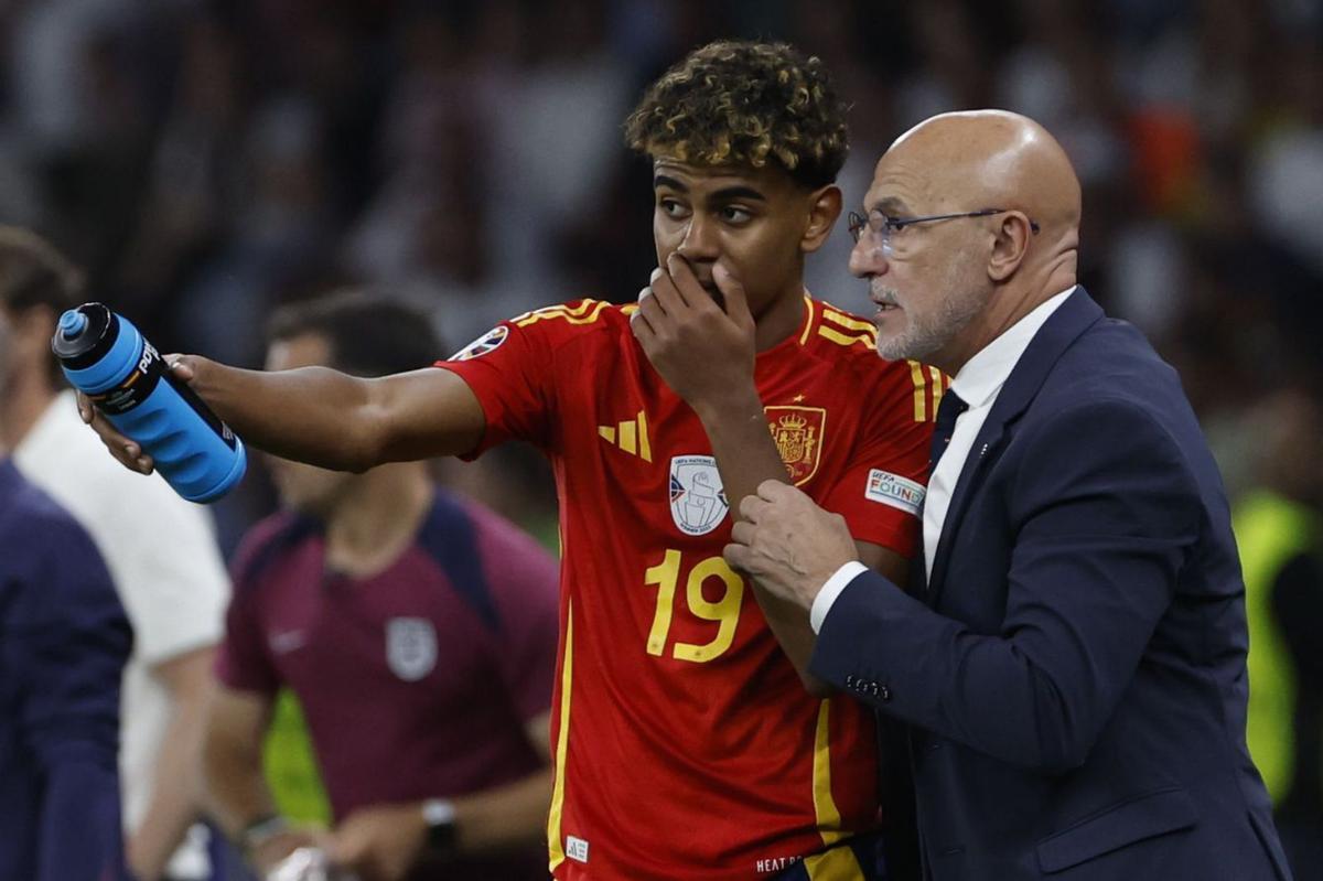 La RFEF declara la guerra al Barça pel cas Lamine