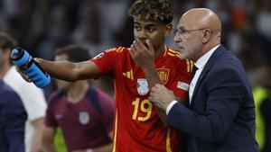 La RFEF declara la guerra al Barça pel cas Lamine