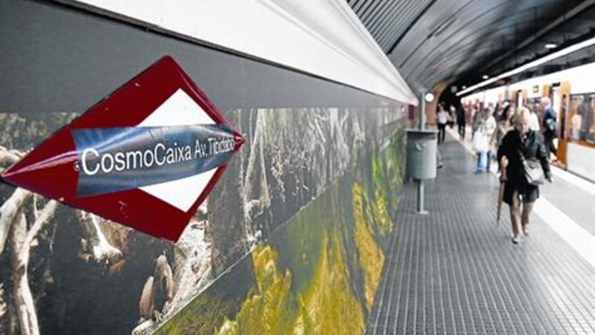 La nueva imagen de la estación CosmoCaixa Av. Tibidabo de la L-7 de los Ferrocarrils de la Generalitat, ayer.
