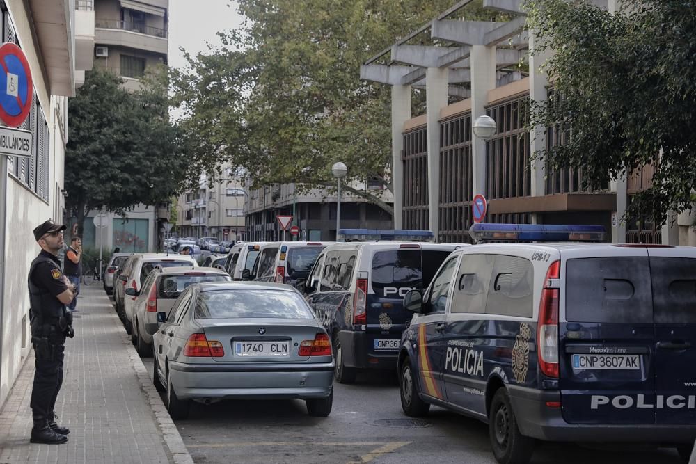 Desalojan la antigua residencia ocupada de Sa Nostra en General Riera