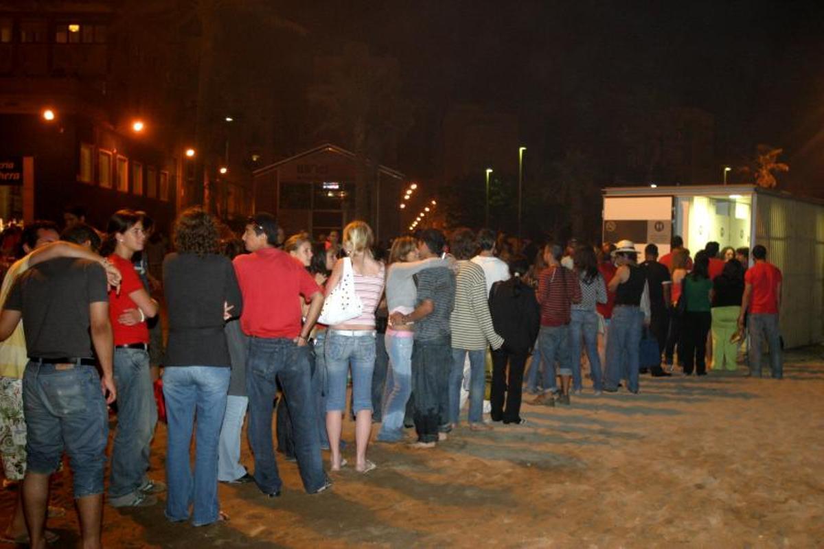 Barcelona desallotjarà per Sant Joan a les 6.30 h les platges, on es preveuen 60.000 persones