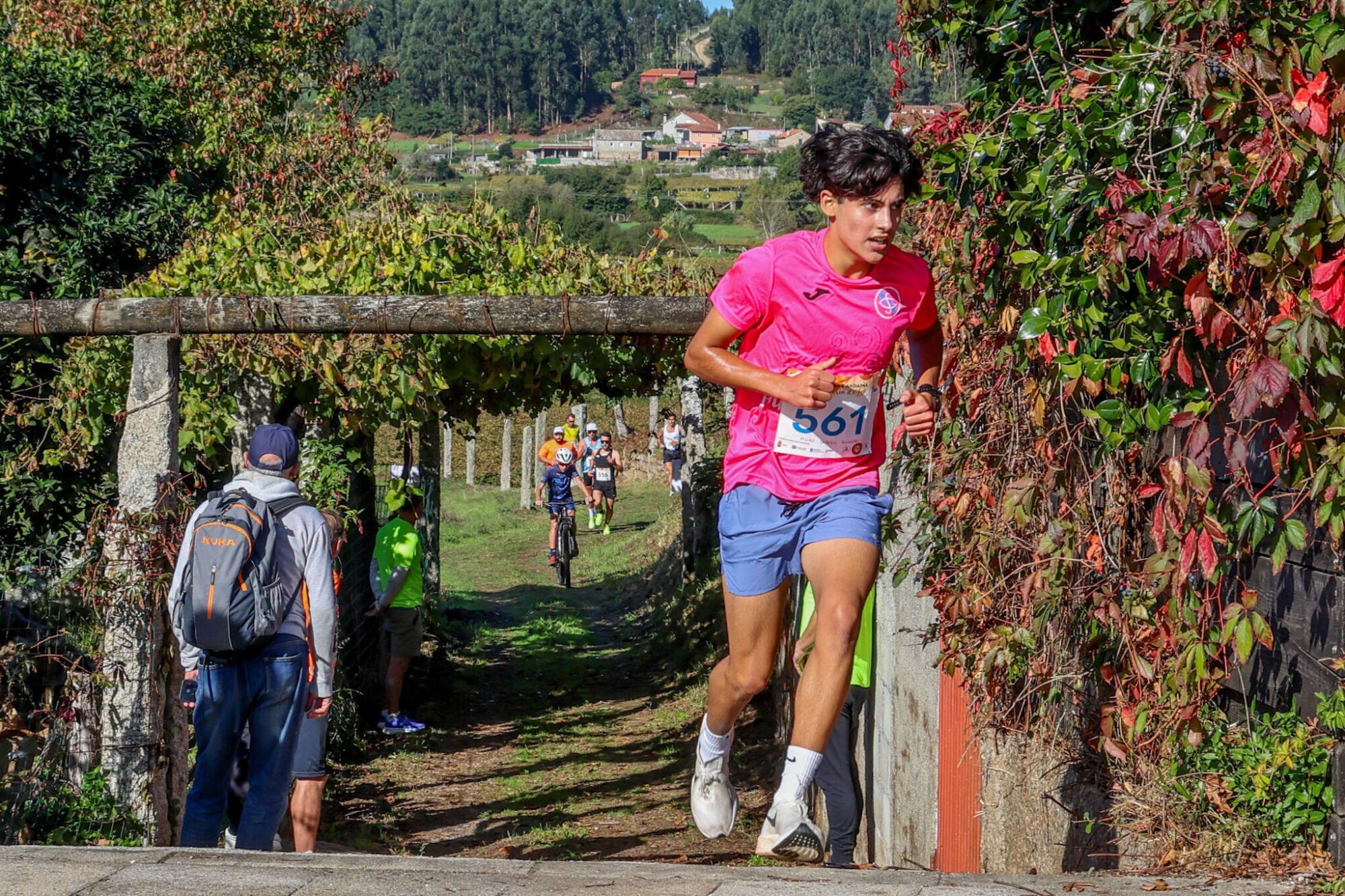 Andaina y carrera solidaria por niños como Leo Diz