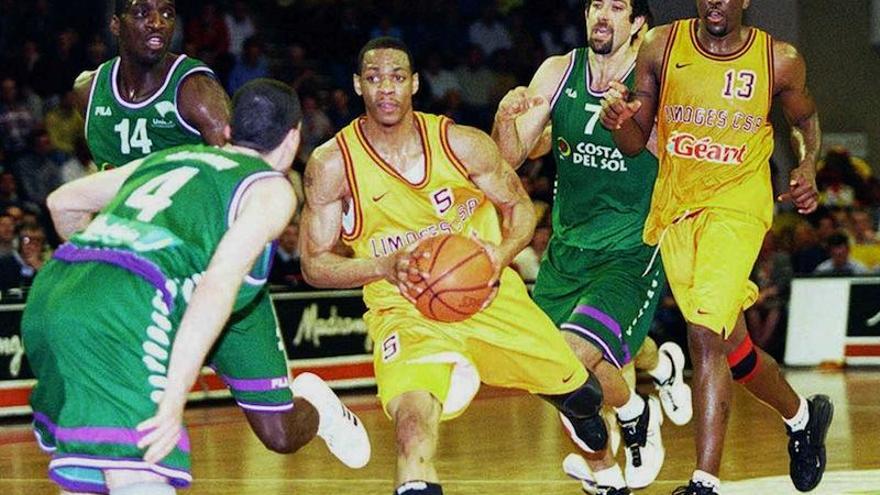 Marcus Brown, en el encuentro de ida, fue un auténtico martirio para el Unicaja. El americano, la gran estrella del Limoges, anotó 31 puntos y sumó 34 de valoración en un partido con el que hundió a los cajistas: 80-58