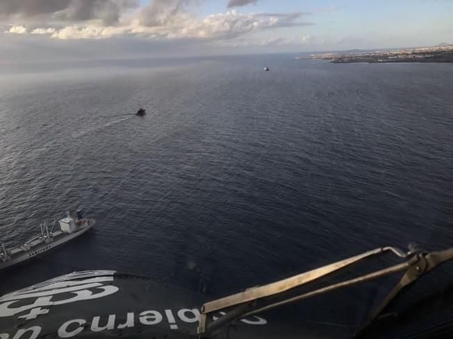 Vertido de combustible tras el accidente de un ferry en el puerto de Las Palmas