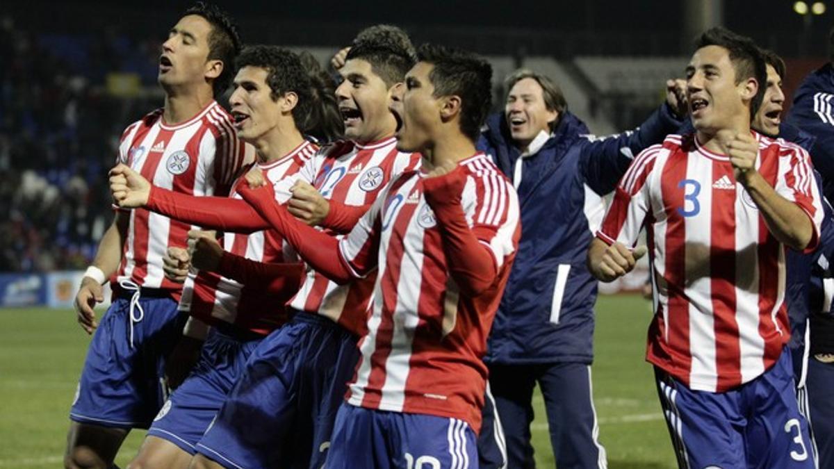 Los jugadores de Paraguay celebran su pase a la final, el miércoles, en la ciudad argentina de Mendoza.