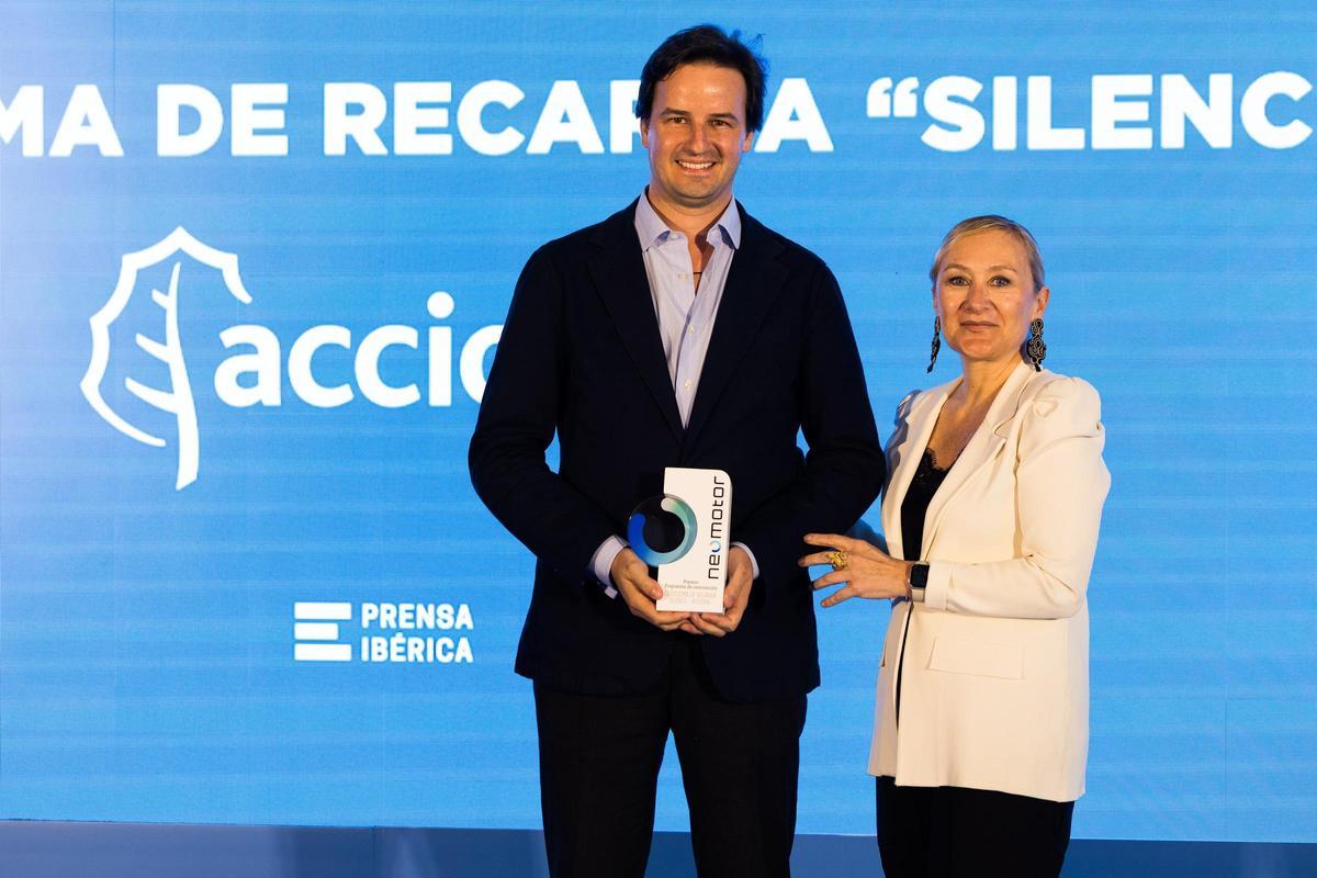 Santiago Benjumea, director de ventas de Silence y Mónica Rius, directora de comunicación, imagen y marcas de Michelin España y Portugal