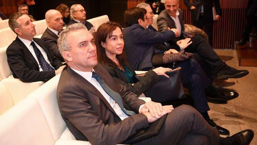 José Javier Izquierdo e Isabel Pardo de Vera, ayer en A Coruña.