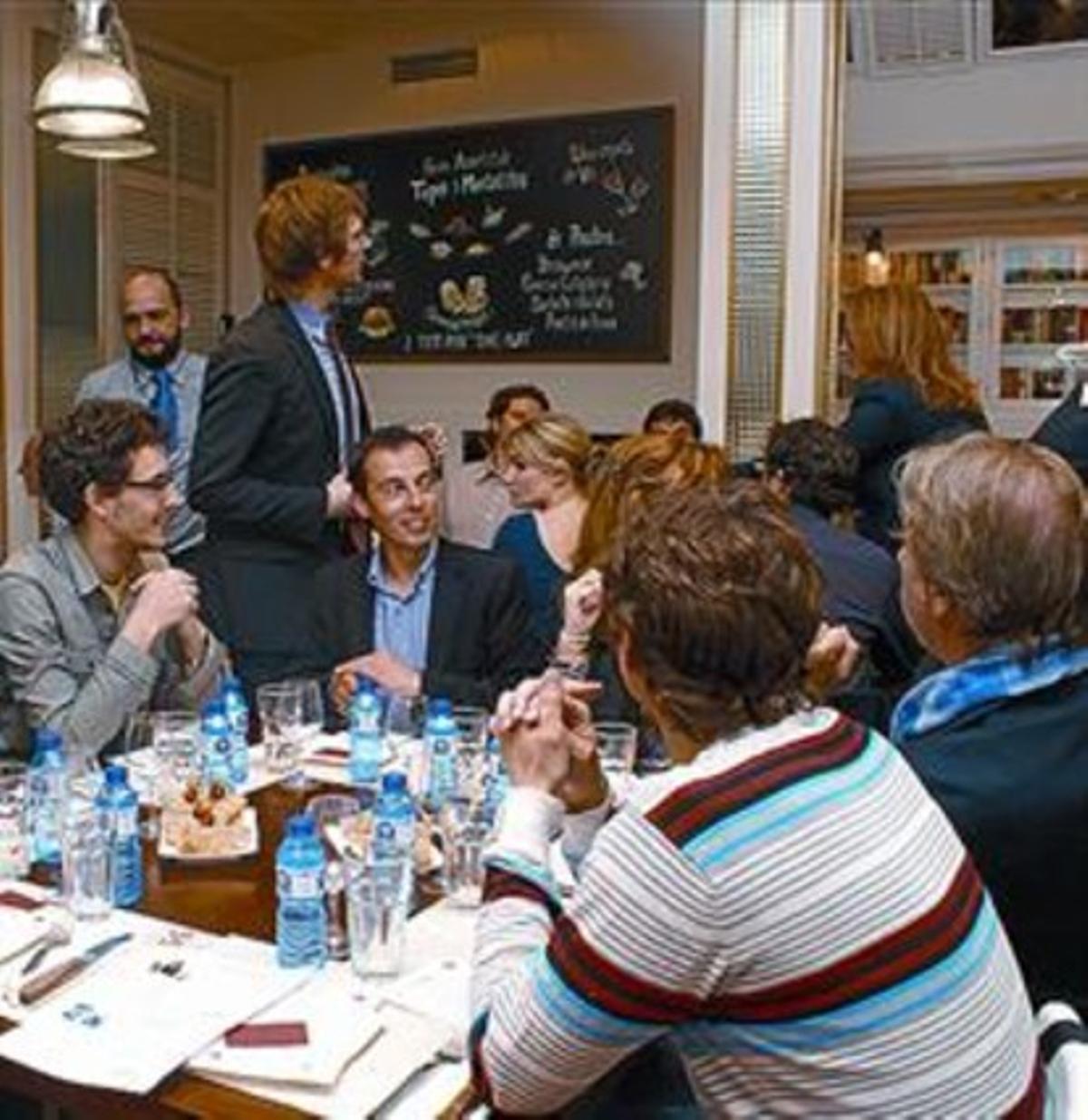 Sopar en una vetllada de ’networking’. Sopar en una vetllada de ’networking’.